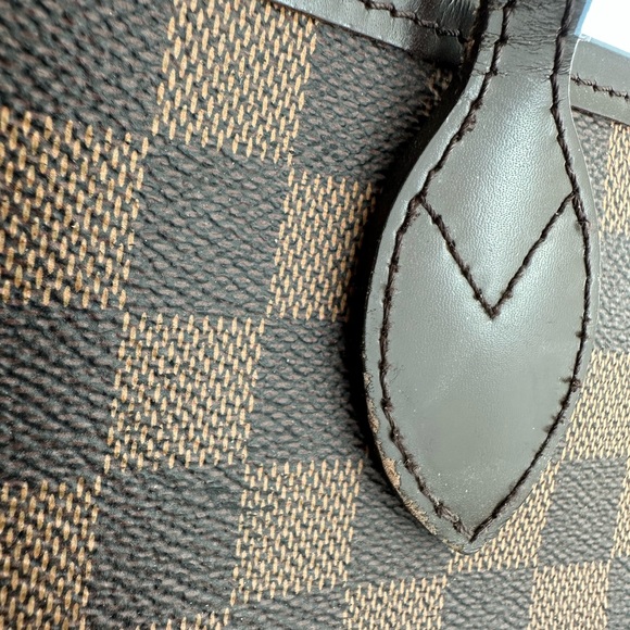Louis Vuitton Neverfull MM - Picture 6 of 14